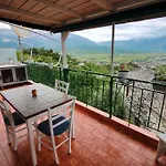 Elisa * Gjirokastër