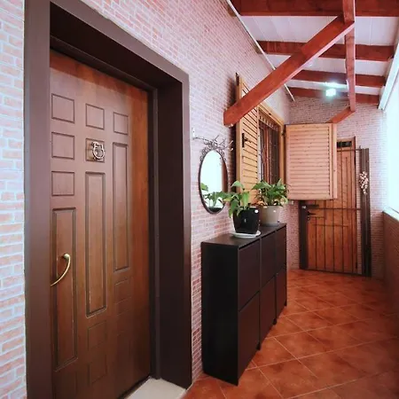 Elisa Гирокастра