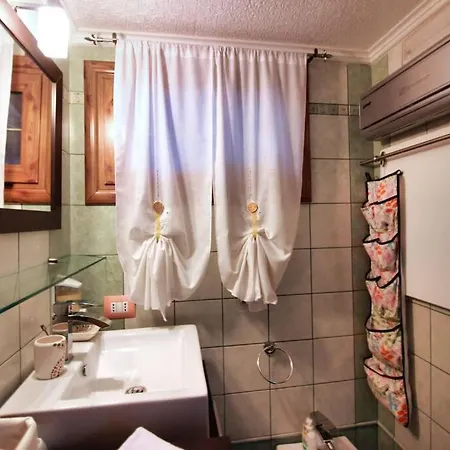 Elisa Гирокастра