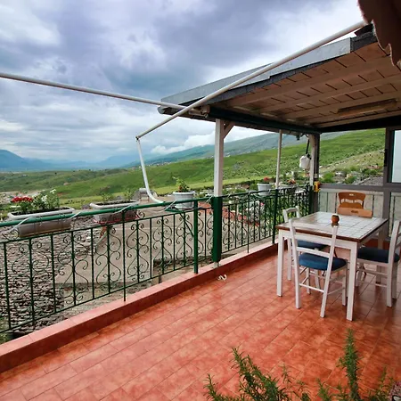 Elisa * Gjirokaster