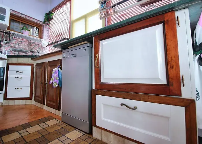 Elisa Apartment Gjirokastër